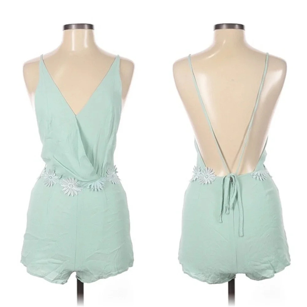 Maddy K Mint‎ Flower Open Back Romper Size Small